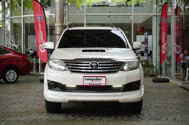 Toyota Fortuner 2012 3.0 V Utility-car ดีเซล ไม่ติดแก๊ส เกียร์อัตโนมัติ ขาว รูปที่ 3