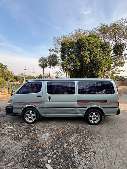 Toyota Hiace 2002 3.0 GL Van ดีเซล ไม่ติดแก๊ส เกียร์ธรรมดา เทา รูปที่ 2