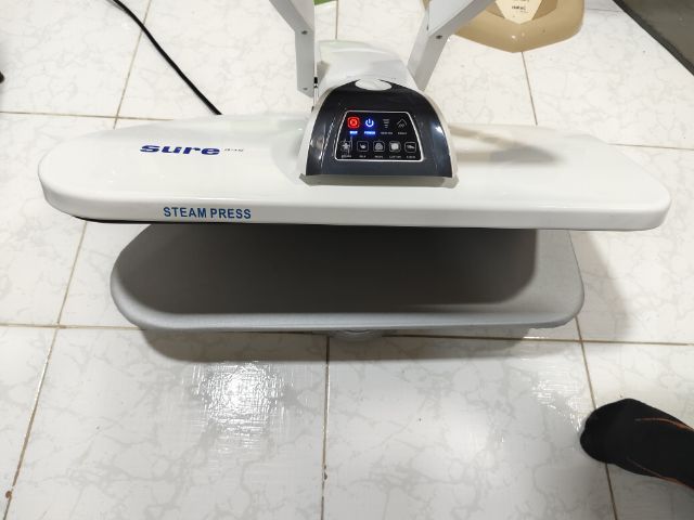 ขายถูกเตารีดไอน้ำกดทับมือสอง ใช้ 2 ครั้ง ลักษณะเครื่อง 99 เปอร์เซ็น 