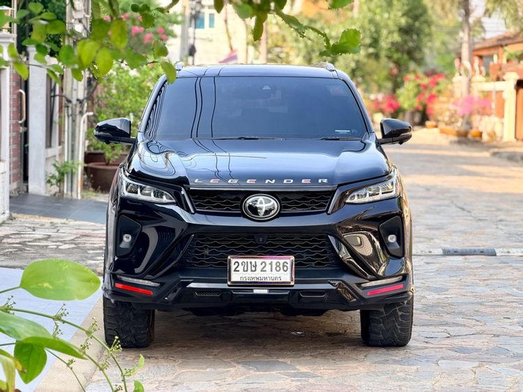 Toyota Fortuner 2022 2.8 Legender Black Top 4WD Utility-car ดีเซล ไม่ติดแก๊ส เกียร์อัตโนมัติ ดำ