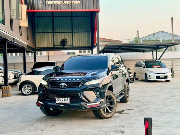 Toyota Fortuner 2022 2.8 Legender Black Top 4WD Utility-car ดีเซล ไม่ติดแก๊ส เกียร์อัตโนมัติ ดำ