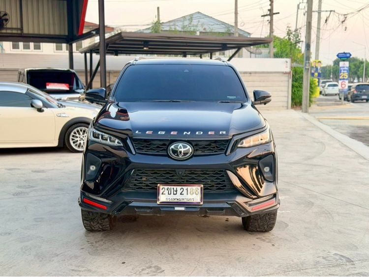 Toyota Fortuner 2022 2.8 Legender Black Top 4WD Utility-car ดีเซล ไม่ติดแก๊ส เกียร์อัตโนมัติ ดำ