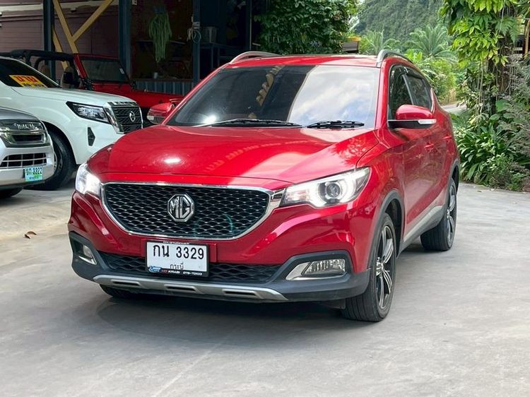 รถ MG ZS 1.5 X สี แดง