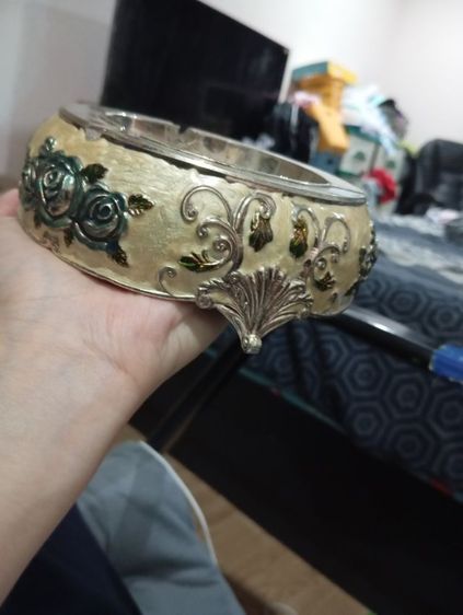 ที่เขี่ยบุหรี่ มีลวดลายสวยงาม มีน้ำหนัก