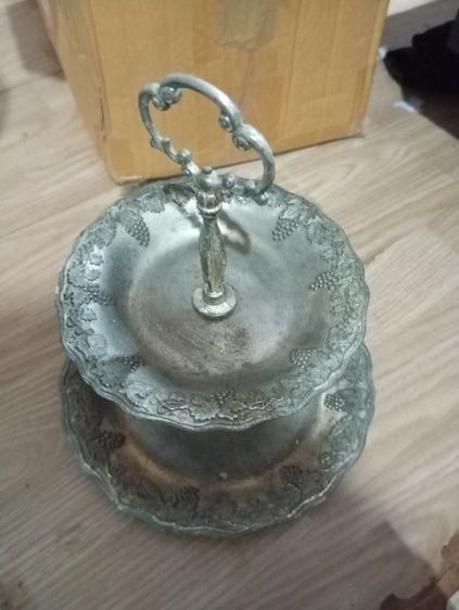 เครื่องเงินเก่า ขาย พ่วงสองชั้น ใส่ผลไม้ ขนม ไม่ทราบวัสดุ