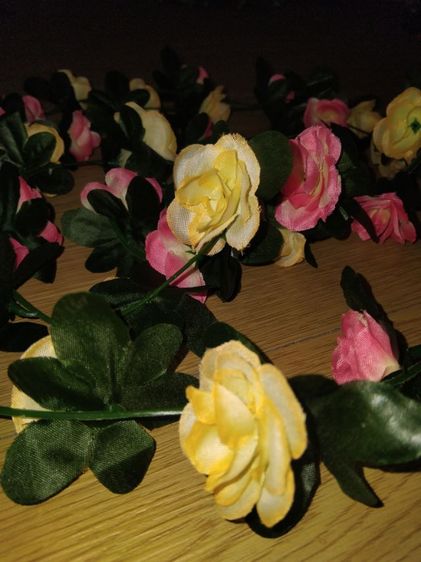 ของตกแต่งบ้านอื่นๆ ดอกไม้ปลอม ตกแต่งงาน(เถาวัลย์กุหลาบ)
สภาพดี
ขนาด 2.3 เมตร
ราคาเส้นละ 25บาท 
เหมา 6 เส้น 130-.💥💥
