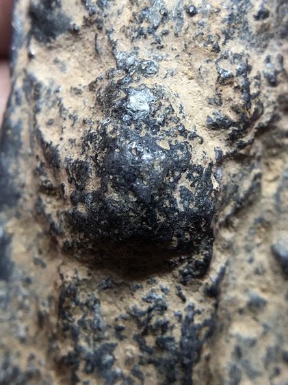 พระร่วงอุ้มบาตรเนื้อชิน รูปที่ 8