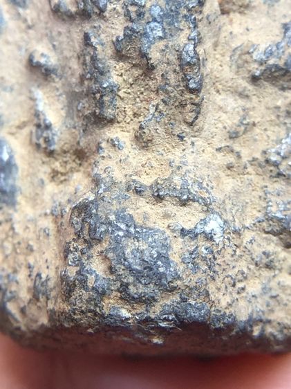 พระร่วงอุ้มบาตรเนื้อชิน รูปที่ 9