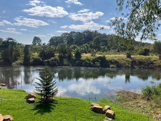 ขายที่ดินติดแม่น้ำนครนายก โฉนดครุฑแดง เห็นวิวเขาด้านหลัง  รูปที่ 2