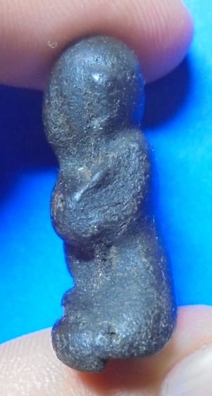 พระปิดตาเนื้อผงคลุกรัก ไม่ทราบที่ รูปที่ 4