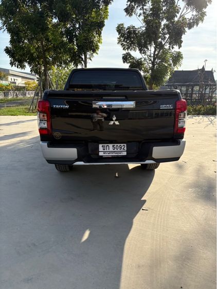 Mitsubishi Triton 2021 2.4 GLS Plus Pickup ดีเซล ไม่ติดแก๊ส เกียร์อัตโนมัติ ดำ รูปที่ 3