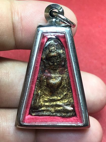 พระผงสุพรรณเนื้อดิน