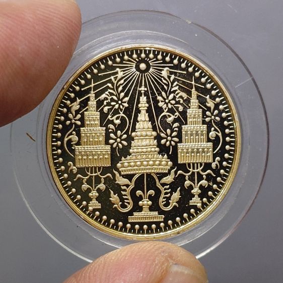 เหรียญพระแก้วมรกต ทรงเครื่อง 3 ฤดู พระจอมเกล้าพระนครเหนือ ปี 2538 เนื้อเงินขัดเงา ขนาด 2.5 ซ.ม. พร้อมกล่องเดิม รูปที่ 6