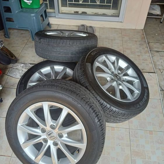 ขายล้อแม็กเดิม civic 2018 พร้อมยางอยู่บางใหญ่นนทบุรี ยกชุด 6500 บาท ขนาด 215 55 16 สนใจโทร 089-923-7389 รูปที่ 3