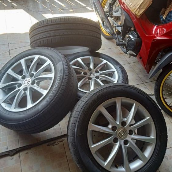 ขายล้อแม็กเดิม civic 2018 พร้อมยางอยู่บางใหญ่นนทบุรี ยกชุด 6500 บาท ขนาด 215 55 16 สนใจโทร 089-923-7389