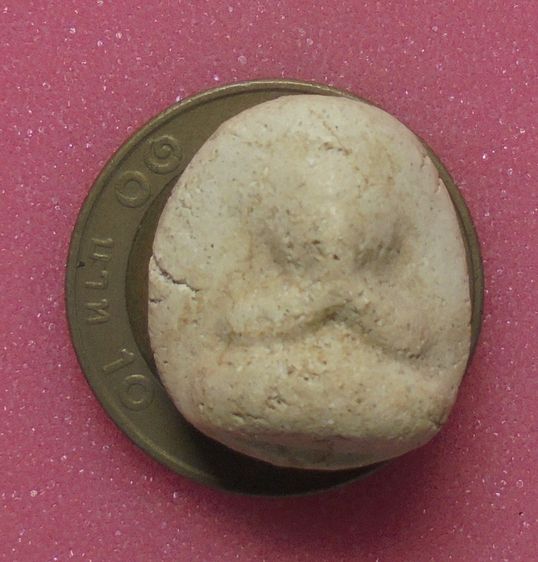 พระปิดตาเนื้อผง ไม่ทราบที่ รูปที่ 3