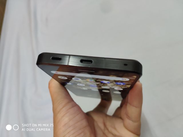 Sharp Aquos R7 sd8gen1 แรม12 จอรีเฟสเรท240hz กล้องเชนเชอร์1นิ้ว รูปที่ 4