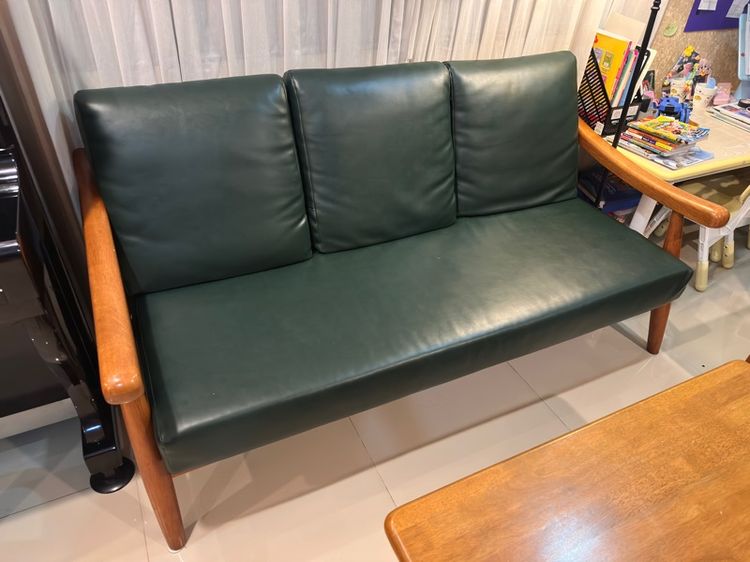 sofa โซฟาโครงไม้ 5 ที่นั่ง เบาะหนังผิวสัมผัส รูปที่ 3