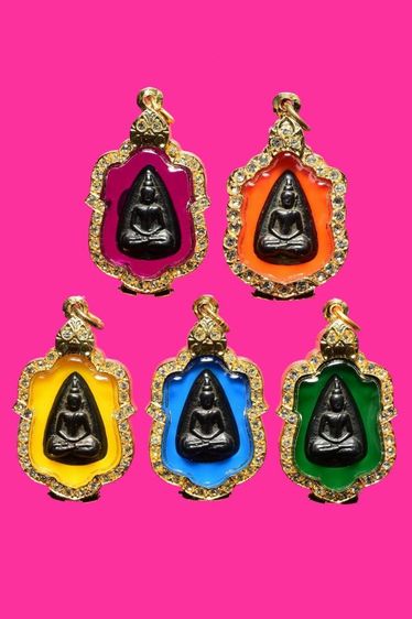 พระพุทธกลีบบัว หลังพระปิดตามหาลาภ เนื้อเมฆพัตร  หลวงปู่บุญ วัดกลางบางแก้ว จ.นครปฐม สร้างราวปี 2465 ถึง2470 สภาพสวยมาก พระเก่าเก็บบ้านเจ้าสัว