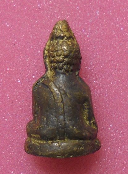 พระหล่อ ไม่ทราบที่ รูปที่ 2