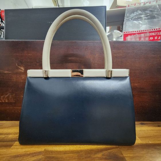 กระเป๋าหนัง