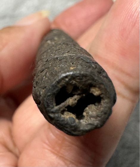 🙏ตะกรุดพอกผงจุ่มรัก ไม่ทราบที่🙏พระขุนแผนหลังตะกรุด องค์ละ 1550 รูปที่ 7