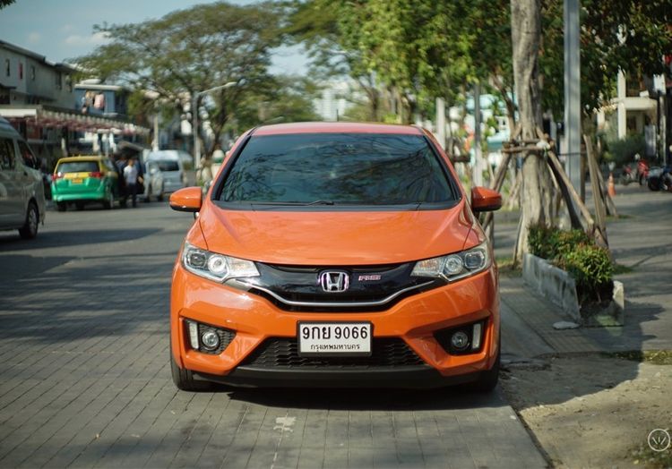 Honda Jazz 2017 1.5 JP Utility-car เบนซิน ไม่ติดแก๊ส เกียร์ธรรมดา ส้ม รูปที่ 3
