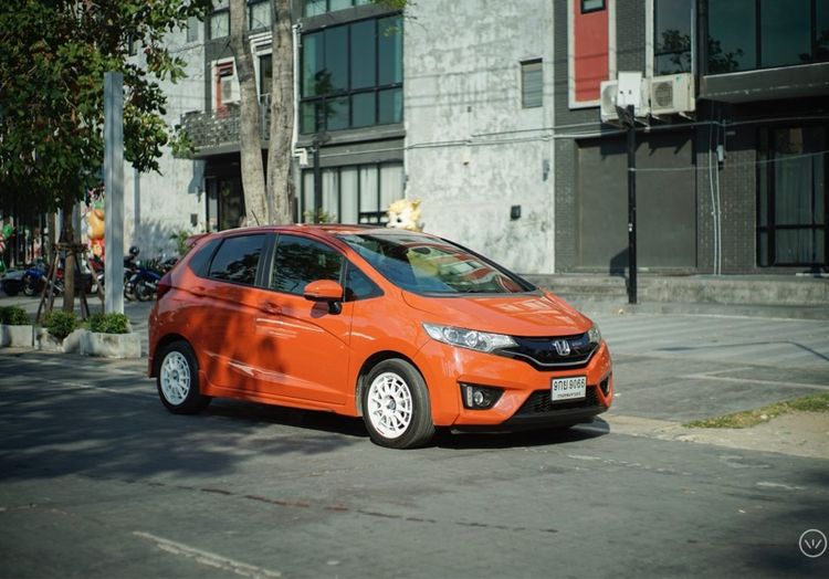 รถ Honda Jazz 1.5 JP สี ส้ม