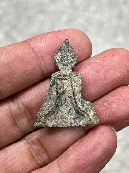 พระร่วงนั่งหลังลิ่ม รูปที่ 2