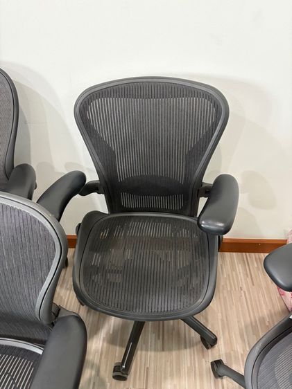 เก้าอี้ Herman miller Aeron รูปที่ 4