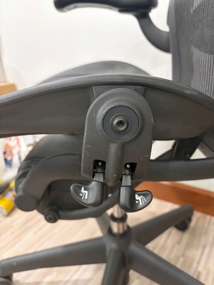 เก้าอี้ Herman miller Aeron รูปที่ 13