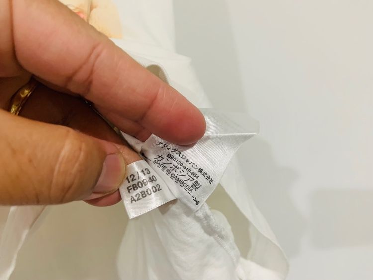 เสื้อกีฬา ADIDAS แท้ 💯 size S วัดจริงขนาด อก 19 ยาว 26.5 นิ้ว สภาพใหม่มาก ดีเทลสวย เนื้อผ้านิ่มมาก หายากน่าสะสมครับ รูปที่ 5