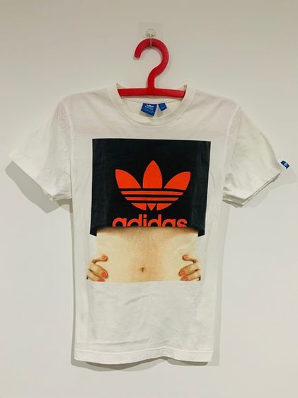 เสื้อกีฬา ADIDAS แท้ 💯 size S วัดจริงขนาด อก 19 ยาว 26.5 นิ้ว สภาพใหม่มาก ดีเทลสวย เนื้อผ้านิ่มมาก หายากน่าสะสมครับ