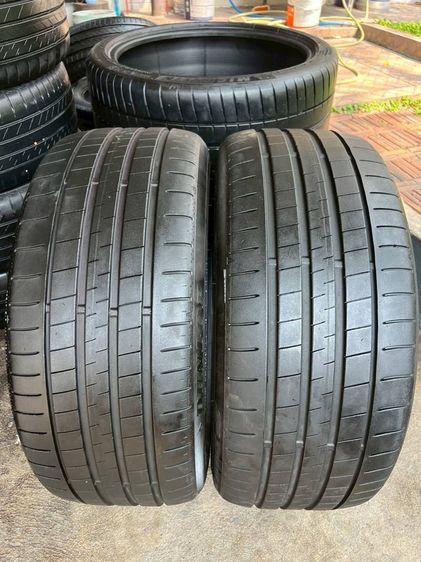 ยาง Dunlop 235 40 19 ปี22 คู่ 1700 บาท ไม่ปะ