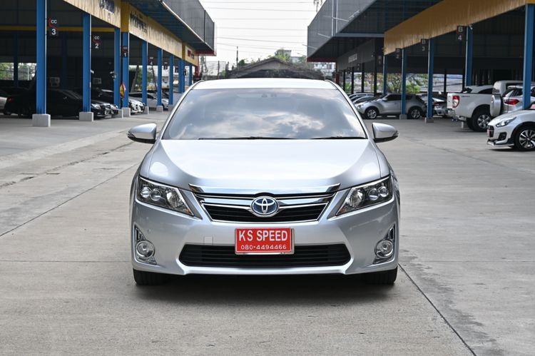รถ Toyota Camry 2.5 Hybrid สี บรอนซ์เงิน