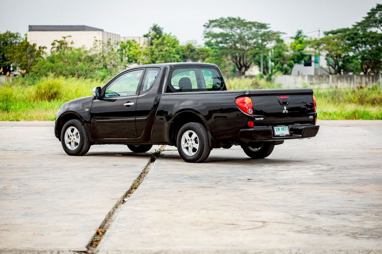 Mitsubishi Triton 2014 2.5 GLX Pickup ดีเซล เกียร์ธรรมดา ดำ รูปที่ 3