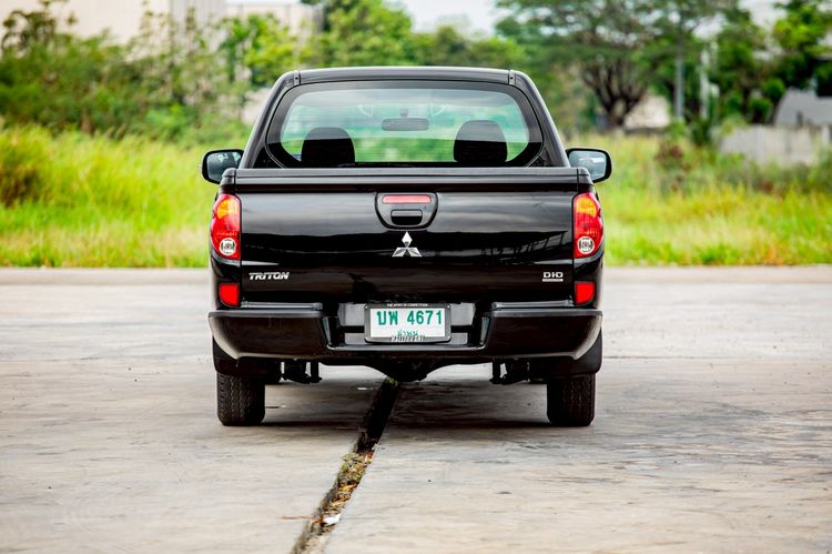 Mitsubishi Triton 2014 2.5 GLX Pickup ดีเซล เกียร์ธรรมดา ดำ รูปที่ 4