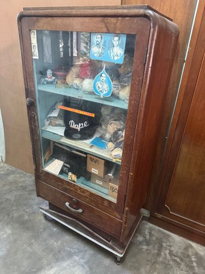 ตู้ไม้เก่า