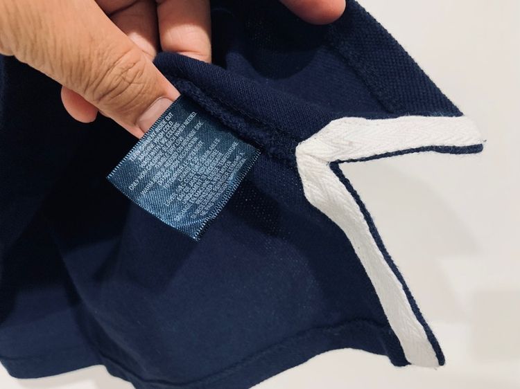 เสื้อโปโล POLO Ralph Lauren แท้ 💯 size ขนาด อก 20 หน้ายาว 27 หลัง 28.5 นิ้ว สภาพดีมาก ดีเทลสวย เนื้อผ้าดีมากนิ่มใส่สบาย หายากน่าสะสมครับ รูปที่ 5