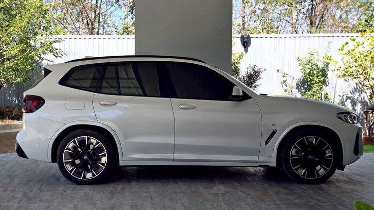 BMW iX3 2023 M Sport LCI Utility-car ไฟฟ้า ไม่ติดแก๊ส เกียร์อัตโนมัติ ขาว รูปที่ 2