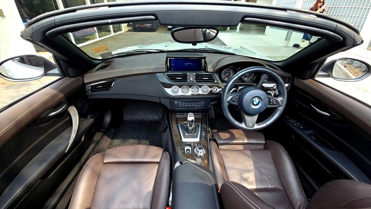 BMW Z4 2013 2.0 sDrive20i M Sport Package Sedan เบนซิน ไม่ติดแก๊ส เกียร์อัตโนมัติ ขาว รูปที่ 3