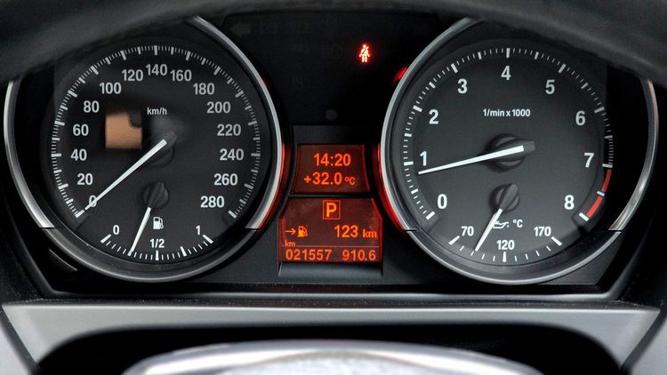 BMW Z4 2013 2.0 sDrive20i M Sport Package Sedan เบนซิน ไม่ติดแก๊ส เกียร์อัตโนมัติ ขาว รูปที่ 2