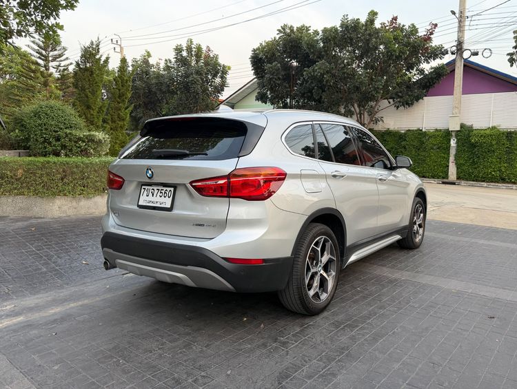 BMW X1 2019 2.0 sDrive18d xLine Sedan ดีเซล ไม่ติดแก๊ส เกียร์อัตโนมัติ บรอนซ์เงิน รูปที่ 3