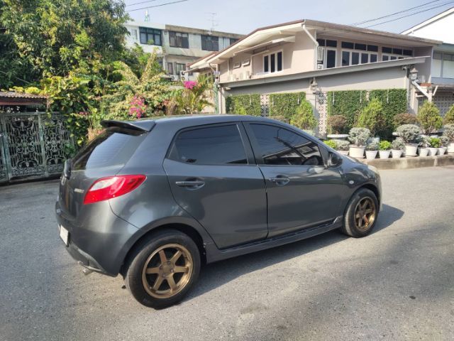 Mazda Mazda 2 2012 1.5 Groove Sedan เบนซิน ไม่ติดแก๊ส เกียร์อัตโนมัติ ดำ รูปที่ 3