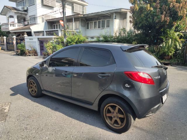 Mazda Mazda 2 2012 1.5 Groove Sedan เบนซิน ไม่ติดแก๊ส เกียร์อัตโนมัติ ดำ รูปที่ 2