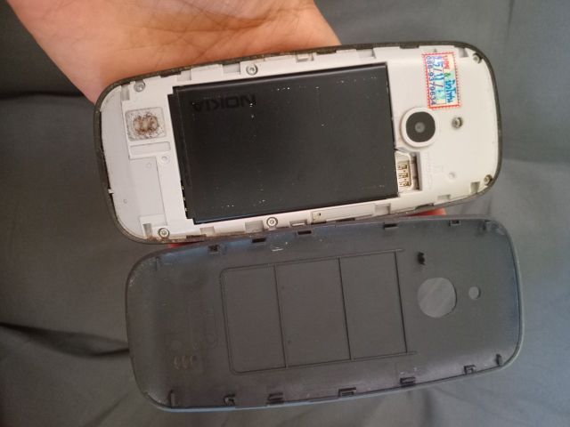 ของแท้จากศูนย์มือถือยังใช้ได้ดี จอสี สภาพใหม่ แถมฟรีนาฬิกา1 รูปที่ 3