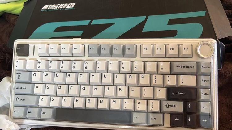 Aula F75 รูปที่ 2