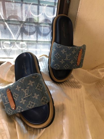 รองเท้าแตะแบรนด์แท้ LV รูปที่ 4