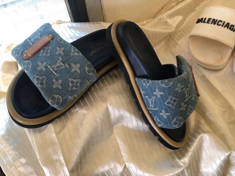 รองเท้าแตะแบรนด์แท้ LV รูปที่ 2