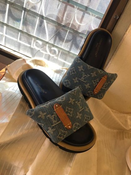 รองเท้าแตะแบรนด์แท้ LV รูปที่ 5